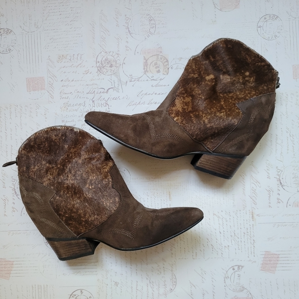 Lola Cruz pony hair brown booties